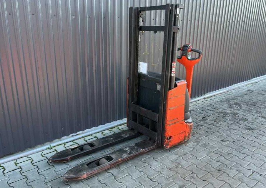 Linde L12 - Stacker: picture 1 Linde L12 - Stacker: picture 1