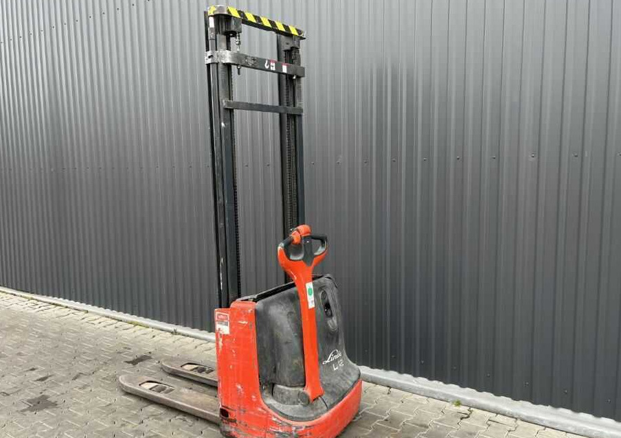 Linde L12i - Stacker: picture 3 Linde L12i - Stacker: picture 3