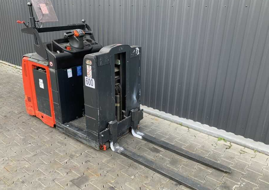 Linde V08 - Order picker: picture 3 Linde V08 - Order picker: picture 3