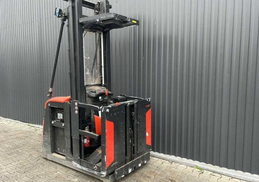 Linde V10 - Order picker: picture 3 Linde V10 - Order picker: picture 3