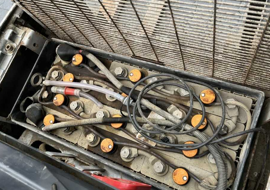 Still EXP14 - Stacker: picture 5 Still EXP14 - Stacker: picture 5