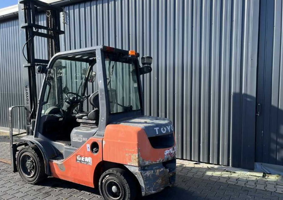 Toyota 8FDF30 - Diesel forklift: picture 3 Toyota 8FDF30 - Diesel forklift: picture 3