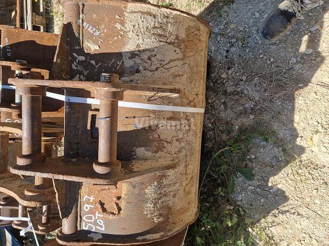 Attache à Axe Attache à Axe de 45 - Bucket: picture 2 Attache à Axe Attache à Axe de 45 - Bucket: picture 2