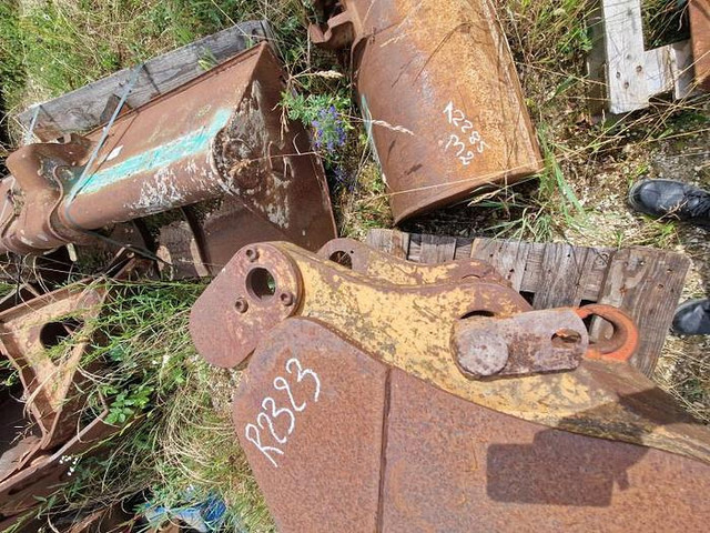 Case 688 - Bucket: picture 5 Case 688 - Bucket: picture 5