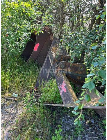 Case 988 - Bucket: picture 1 Case 988 - Bucket: picture 1