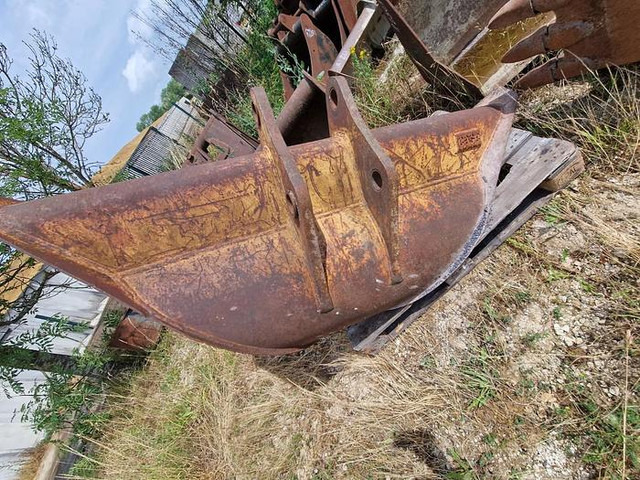 Case 988 - Bucket: picture 1 Case 988 - Bucket: picture 1