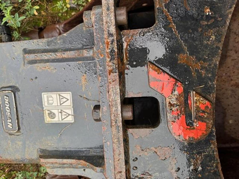 Doosan HB08 - Hydraulic hammer: picture 5 Doosan HB08 - Hydraulic hammer: picture 5