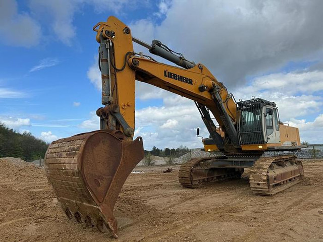 Liebherr - Excavator: picture 2 Liebherr - Excavator: picture 2