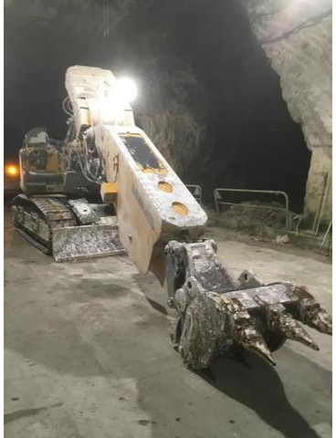 Liebherr R 944 C - Crawler excavator: picture 2 Liebherr R 944 C - Crawler excavator: picture 2