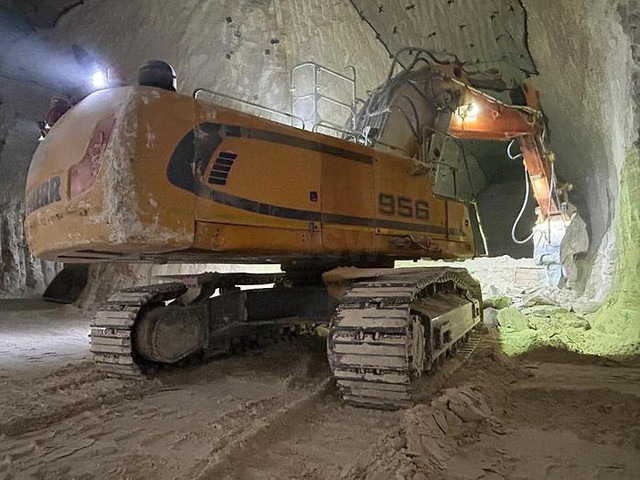 Liebherr R956HD - Excavator: picture 1 Liebherr R956HD - Excavator: picture 1