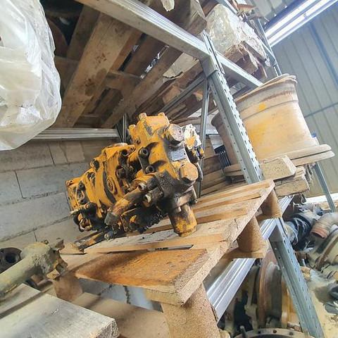 Liebherr 922 - Spare parts: picture 3 Liebherr 922 - Spare parts: picture 3