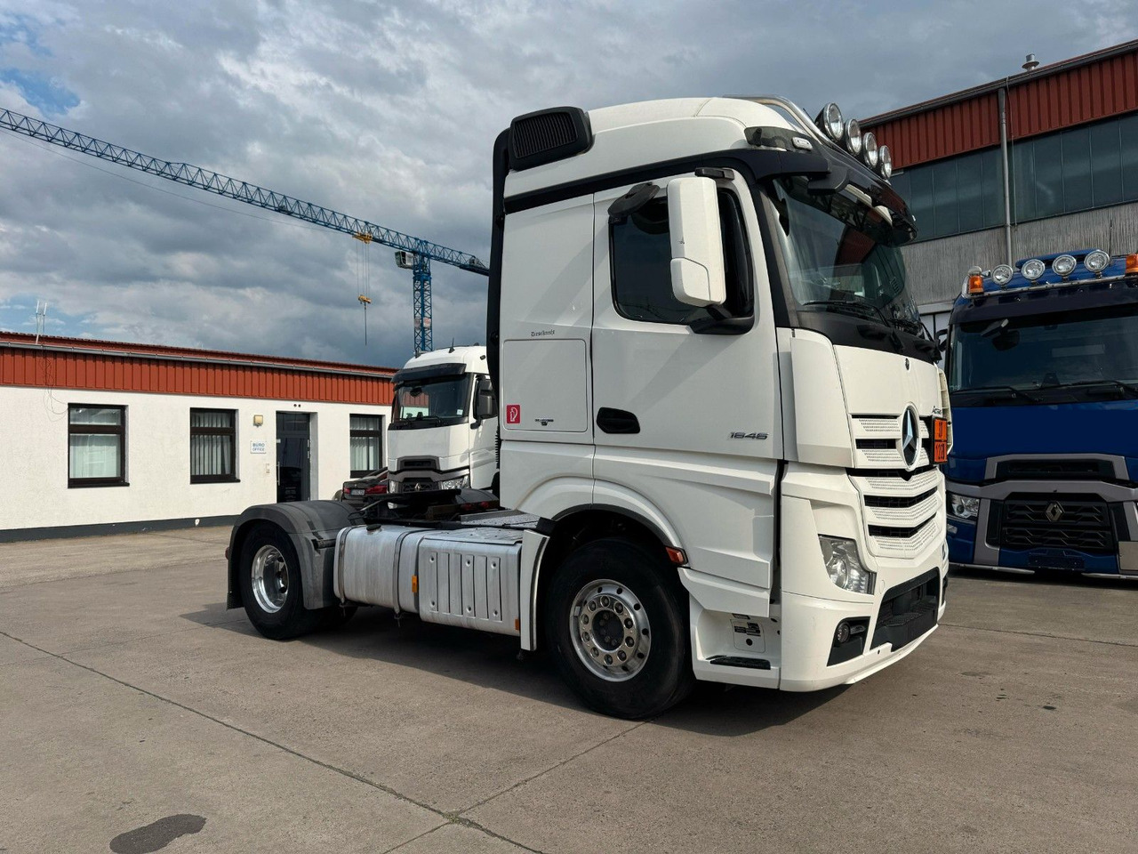 Mercedes-Benz ACTROS 1846 * RETARDER + 2X TANK * ALCOA * KIPPH - Tractor unit: picture 4 Mercedes-Benz ACTROS 1846 * RETARDER + 2X TANK * ALCOA * KIPPH - Tractor unit: picture 4