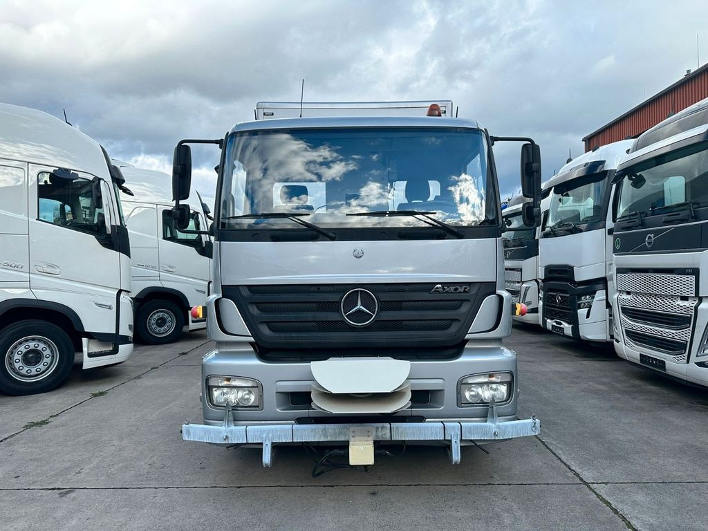 Mercedes-Benz AXOR 1823 * KLIMA * 82.00 KM*MIT HEIWO AUFLIEGER - Tractor unit: picture 2 Mercedes-Benz AXOR 1823 * KLIMA * 82.00 KM*MIT HEIWO AUFLIEGER - Tractor unit: picture 2