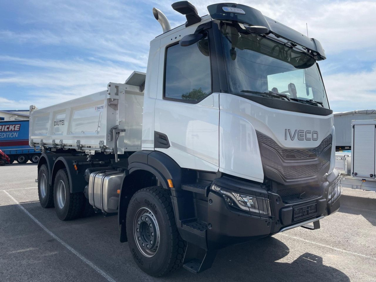 Iveco X-Way AD300X54Z HR OFF - Tipper: picture 2 Iveco X-Way AD300X54Z HR OFF - Tipper: picture 2