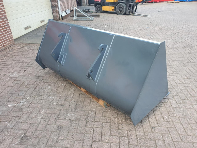 AGM volumebak 925 liter - Bucket: picture 4 AGM volumebak 925 liter - Bucket: picture 4