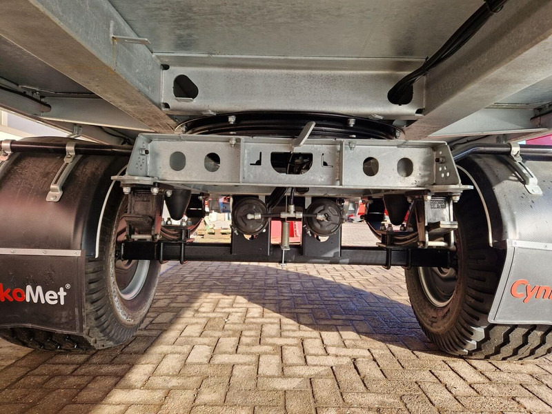 CYNKOMET Balenwagen - Farm trailer: picture 5 CYNKOMET Balenwagen - Farm trailer: picture 5