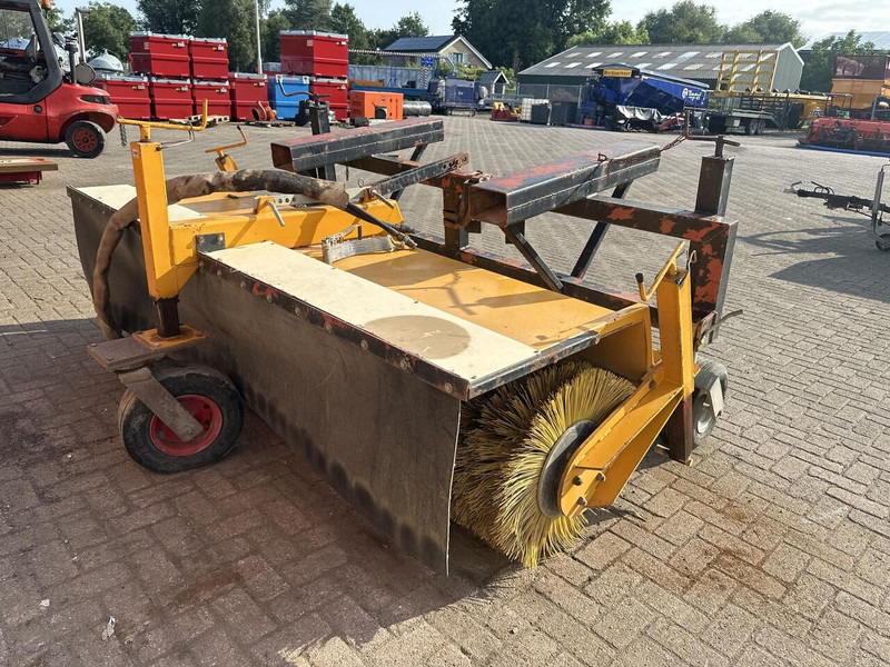 Onbekend Rolbezem - Broom: picture 4 Onbekend Rolbezem - Broom: picture 4