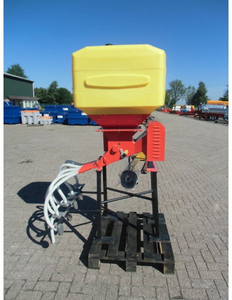 Pneumatische zaaimachine - Sowing equipment: picture 1 Pneumatische zaaimachine - Sowing equipment: picture 1