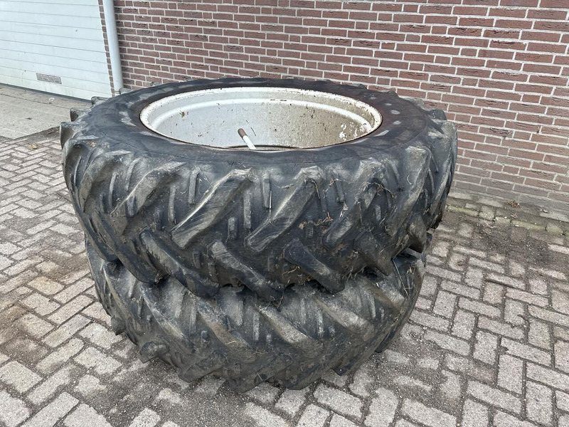 SET dubbelluchtbanden 16.9x38 - Gebruikt - Wheels and tires: picture 2 SET dubbelluchtbanden 16.9x38 - Gebruikt - Wheels and tires: picture 2