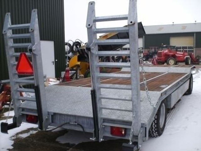 Semie diepladers - Low loader trailer: picture 3 Semie diepladers - Low loader trailer: picture 3
