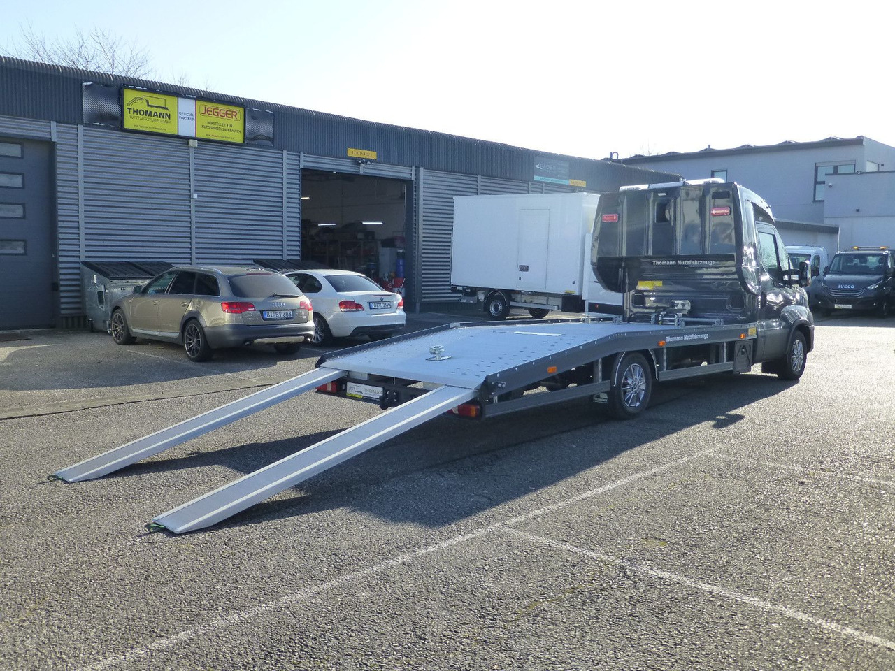 Tow truck Iveco Daily 35S18 Autotransporter  NAVI Schlafkabine: picture 6