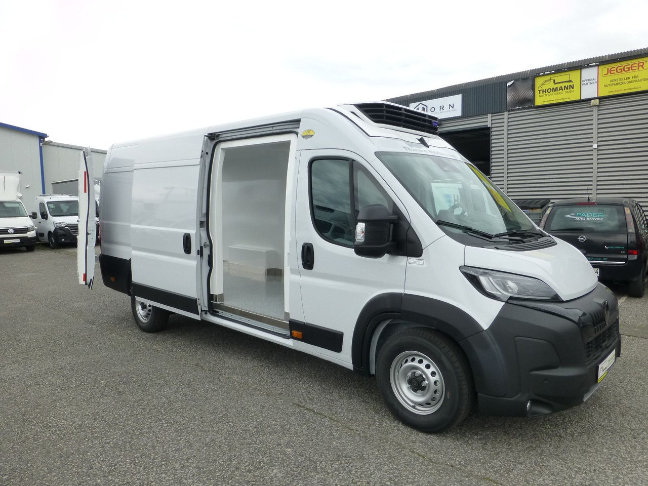 Peugeot Boxer Kühlkastenwagen Carrier Xarios 300 GH Navi - Refrigerated van: picture 1 Peugeot Boxer Kühlkastenwagen Carrier Xarios 300 GH Navi - Refrigerated van: picture 1