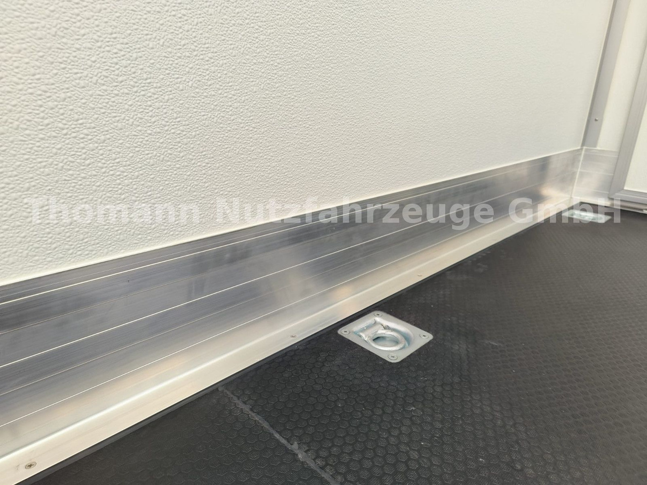 Peugeot Boxer Premium Koffer Extra Tief mit Klappe ! - Box van: picture 2 Peugeot Boxer Premium Koffer Extra Tief mit Klappe ! - Box van: picture 2