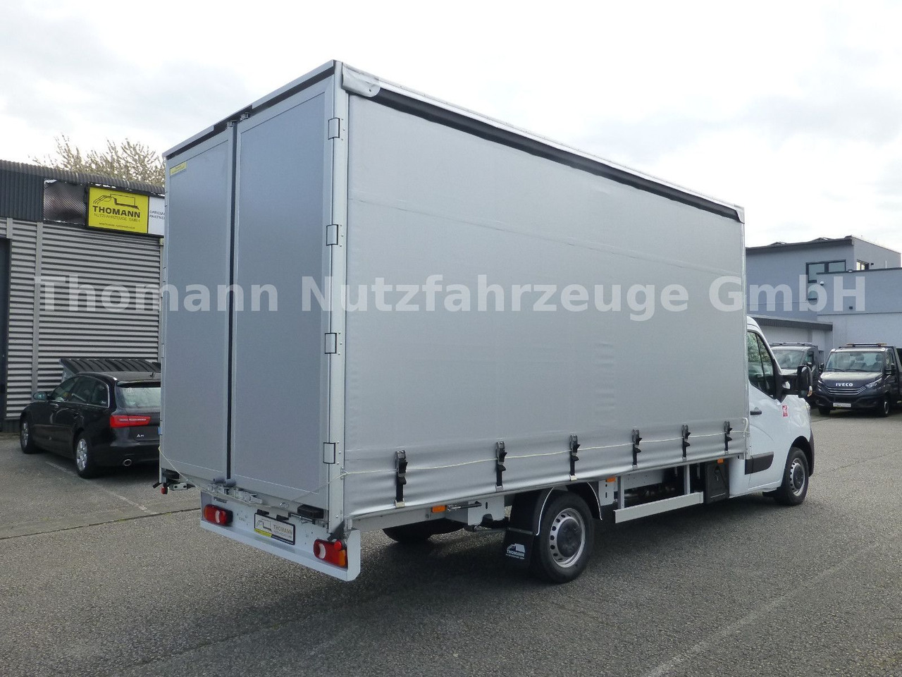 Renault Master by Trucks Pritsche Plane / Türen Vollalu - Curtain side van: picture 4 Renault Master by Trucks Pritsche Plane / Türen Vollalu - Curtain side van: picture 4