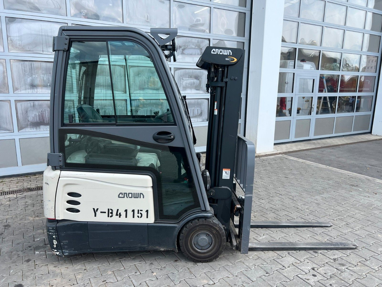 Crown SCT6020-1.3 / Triplex 4,3m / 1.227h / 2017 - Electric forklift: picture 2 Crown SCT6020-1.3 / Triplex 4,3m / 1.227h / 2017 - Electric forklift: picture 2
