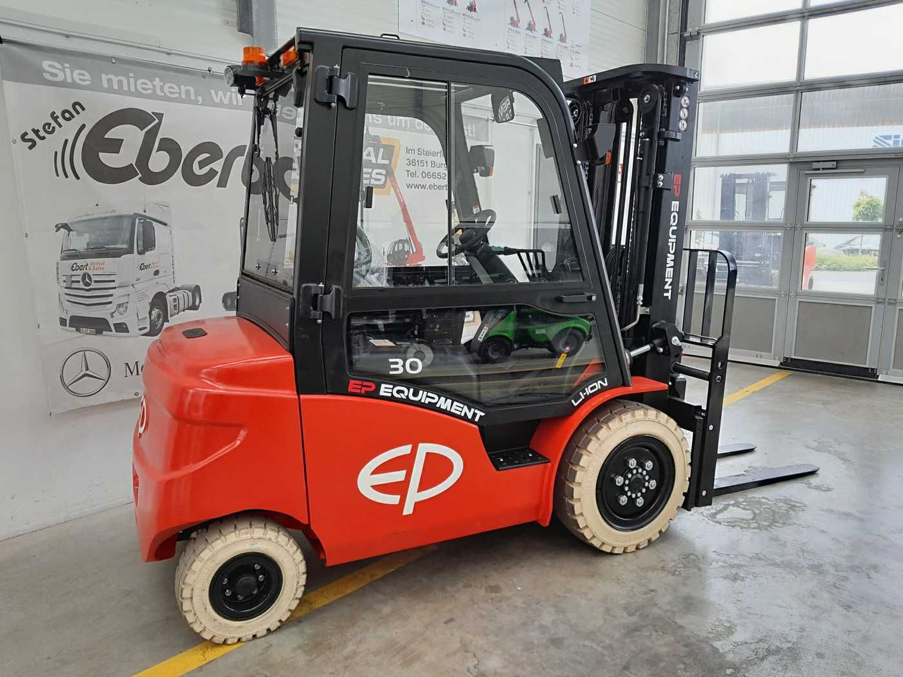 Electric forklift EP Equipment EFL303 / 3,0T / Triplex: 4,80m / SS: picture 7