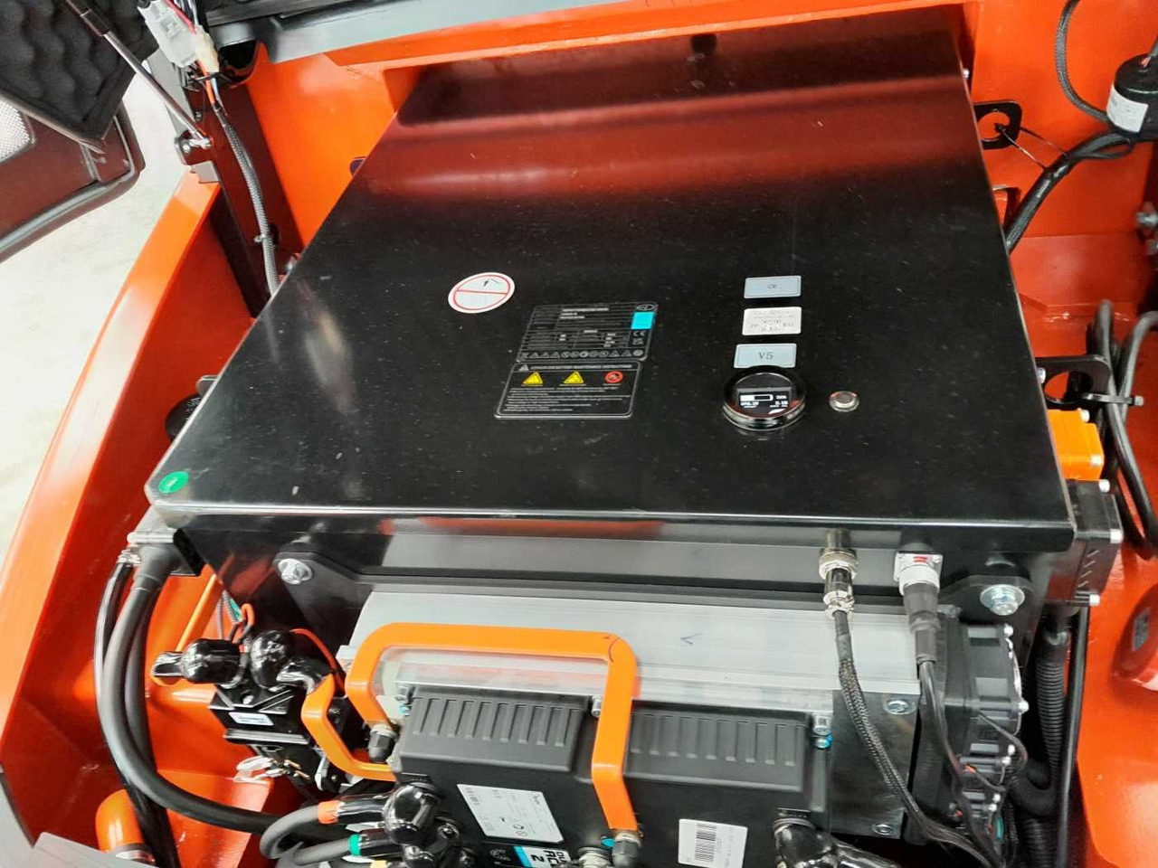 Electric forklift EP Equipment EFL303 / 3,0T / Triplex: 4,80m / SS: picture 11