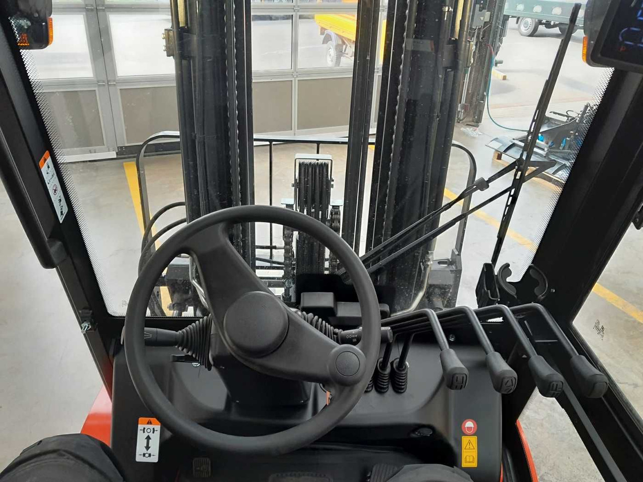 Electric forklift EP Equipment EFL303 / 3,0T / Triplex: 4,80m / SS: picture 9