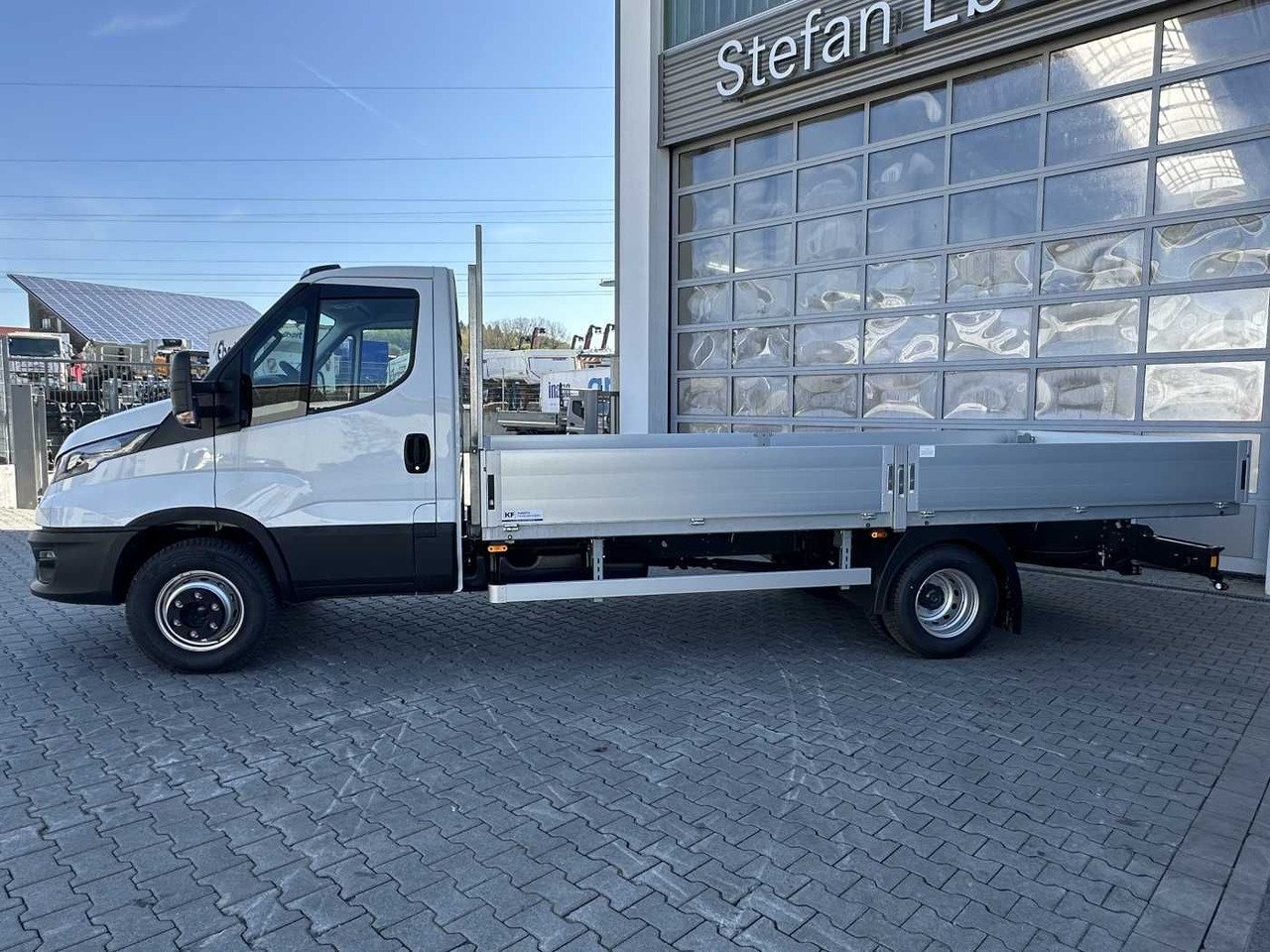 Iveco 60C16H 3.0L *R4.350mm*AHK*3-Sitze*Klima* - Open body delivery van: picture 2 Iveco 60C16H 3.0L *R4.350mm*AHK*3-Sitze*Klima* - Open body delivery van: picture 2
