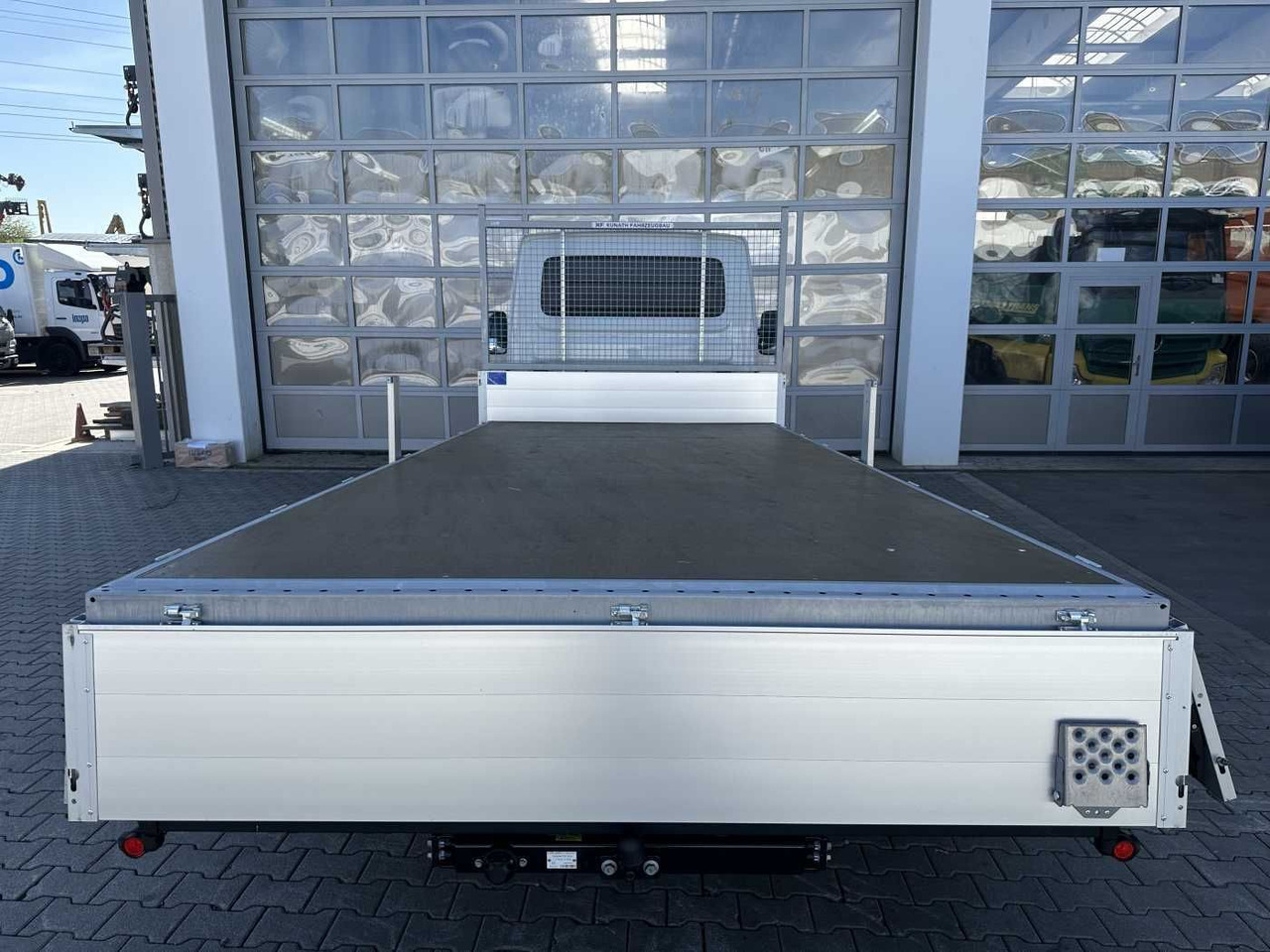 Iveco 60C16H 3.0L *R4.350mm*AHK*3-Sitze*Klima* - Open body delivery van: picture 4 Iveco 60C16H 3.0L *R4.350mm*AHK*3-Sitze*Klima* - Open body delivery van: picture 4