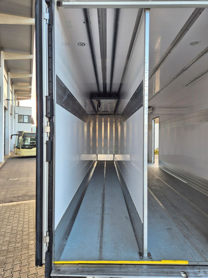 Refrigerator truck Iveco AD190S40/FP Lamberet Mitsubishi LBW Tür AHK: picture 35