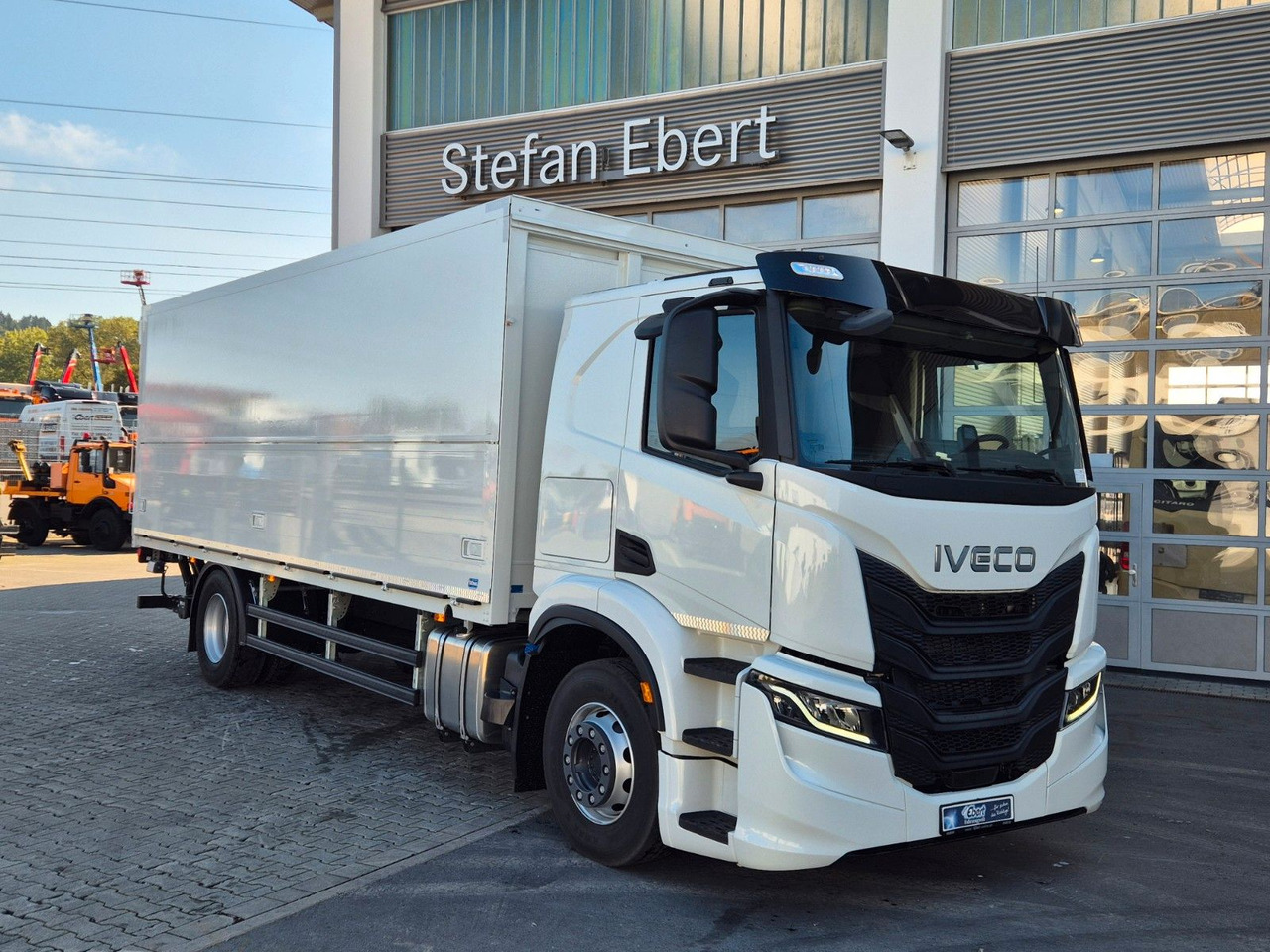 Iveco AT190S40/FP Böse Schwenkwand LBW AHK - Box truck: picture 2 Iveco AT190S40/FP Böse Schwenkwand LBW AHK - Box truck: picture 2