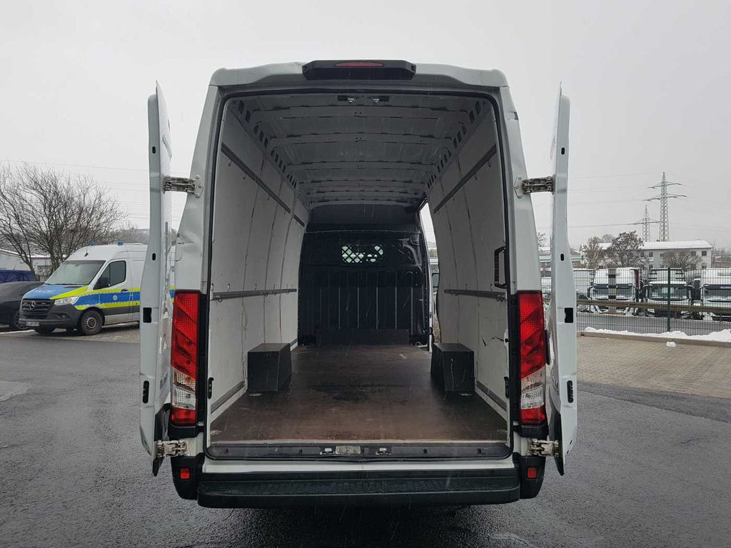 Iveco Daily 35 S16 A8 V *Klima*Automatik*L4.100mm* Iveco Daily 35 S16 A8 V *Klima*Automatik*L4.100mm* - Panel van: picture 5 Iveco Daily 35 S16 A8 V *Klima*Automatik*L4.100mm* Iveco Daily 35 S16 A8 V *Klima*Automatik*L4.100mm* - Panel van: picture 5