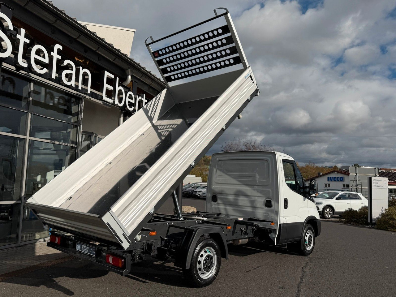 Iveco Daily 35S16 A8 *R3.450mm*Automatik*Klima* 3x - Tipper van: picture 3 Iveco Daily 35S16 A8 *R3.450mm*Automatik*Klima* 3x - Tipper van: picture 3