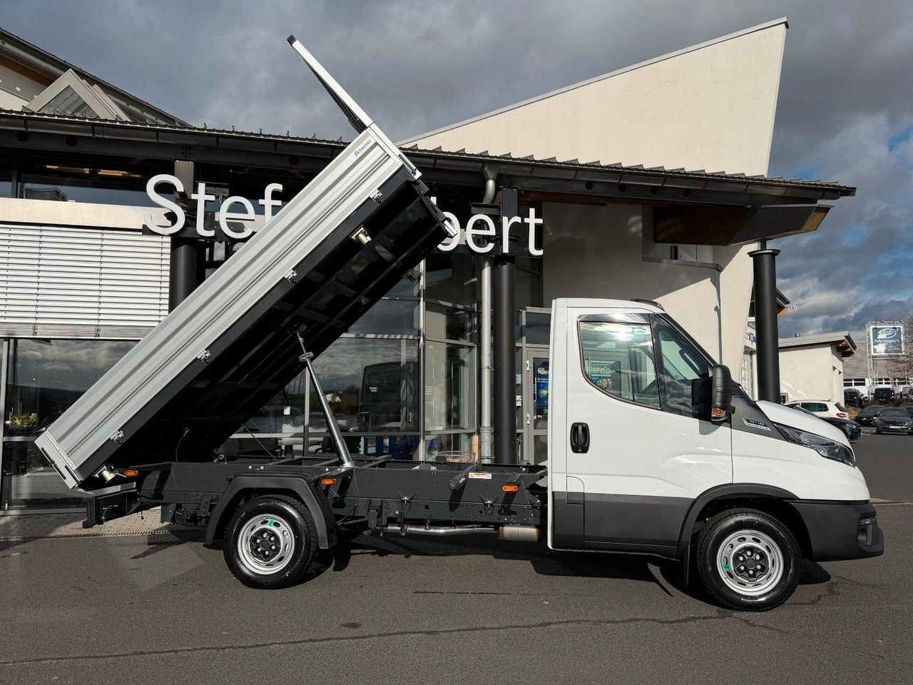 Iveco Daily 35S16 A8 *R3.450mm*Automatik*Klima* 3x - Tipper van: picture 2 Iveco Daily 35S16 A8 *R3.450mm*Automatik*Klima* 3x - Tipper van: picture 2