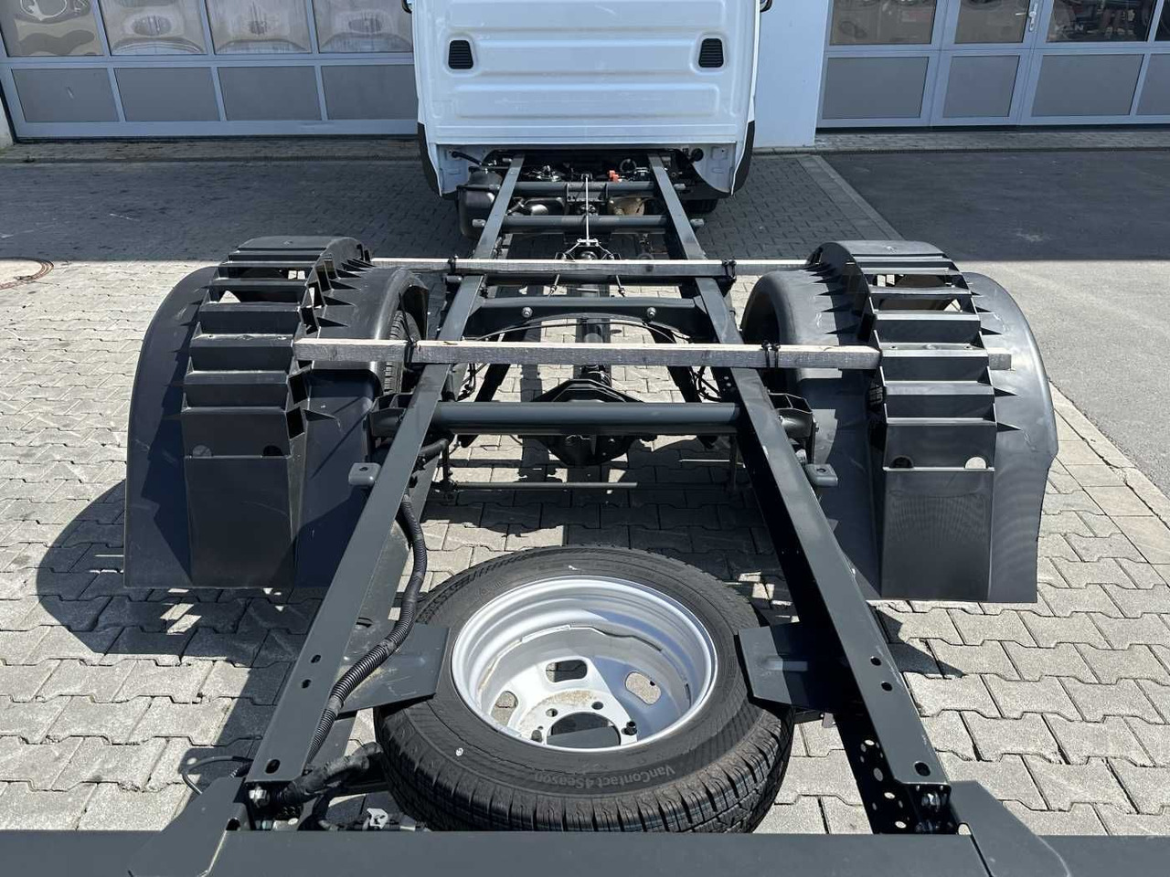 Iveco Daily 50C18 H 3.0L *R4.350mm*Klima* - Cab chassis truck: picture 5 Iveco Daily 50C18 H 3.0L *R4.350mm*Klima* - Cab chassis truck: picture 5