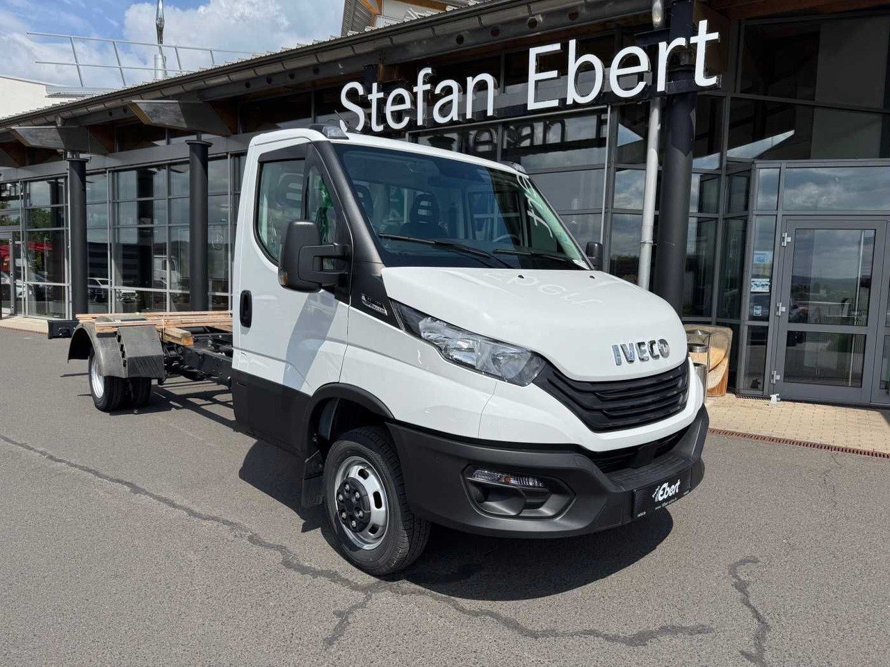 Iveco Daily 50C18 HA8 3.0L *R4.350mm*Klima*Automatik* - Cab chassis truck: picture 1 Iveco Daily 50C18 HA8 3.0L *R4.350mm*Klima*Automatik* - Cab chassis truck: picture 1
