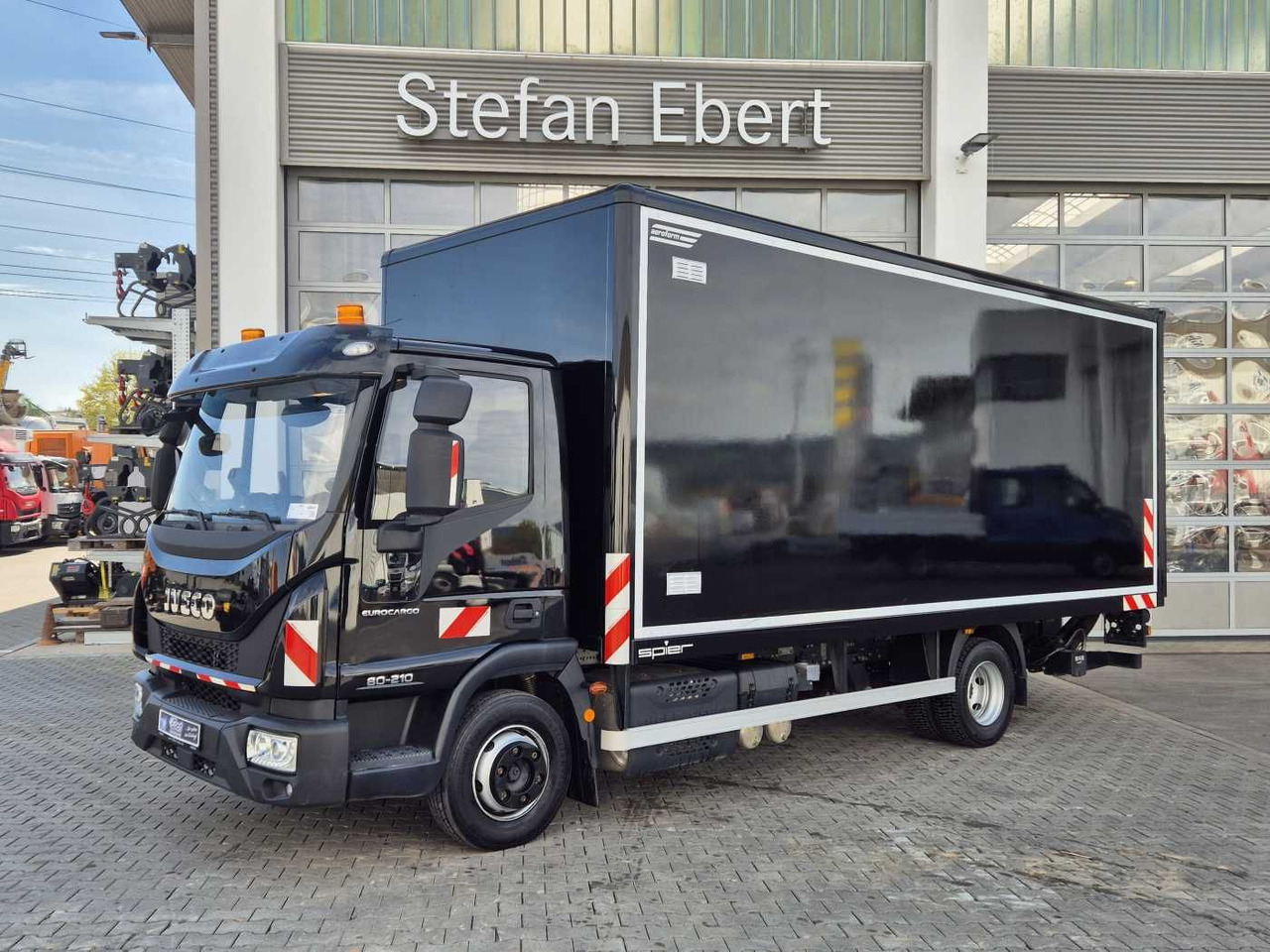 Iveco Eurocargo ML80E21/P LBW Bär 1.500kg 2x AHK - Box van: picture 2 Iveco Eurocargo ML80E21/P LBW Bär 1.500kg 2x AHK - Box van: picture 2