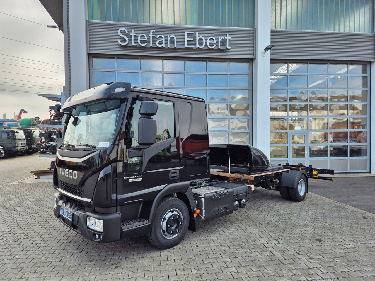 Iveco Eurocargo ML80E22/P 2x AHK Klima Standh. Bett - Cab chassis truck: picture 4 Iveco Eurocargo ML80E22/P 2x AHK Klima Standh. Bett - Cab chassis truck: picture 4