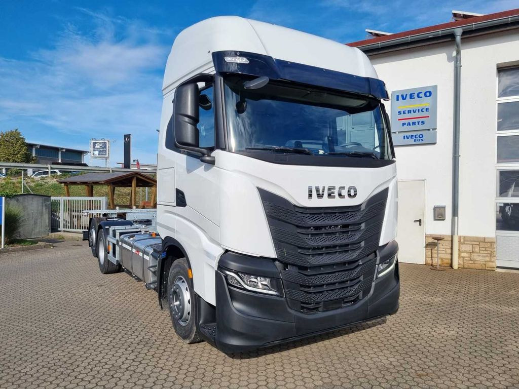 Iveco S-Way AS260S46 6x2 BDF-Wechsler Intarder 2x vorh Iveco S-Way AS260S46 6x2 BDF-Wechsler Intarder 2x vorh - Container transporter/ Swap body truck: picture 1 Iveco S-Way AS260S46 6x2 BDF-Wechsler Intarder 2x vorh Iveco S-Way AS260S46 6x2 BDF-Wechsler Intarder 2x vorh - Container transporter/ Swap body truck: picture 1