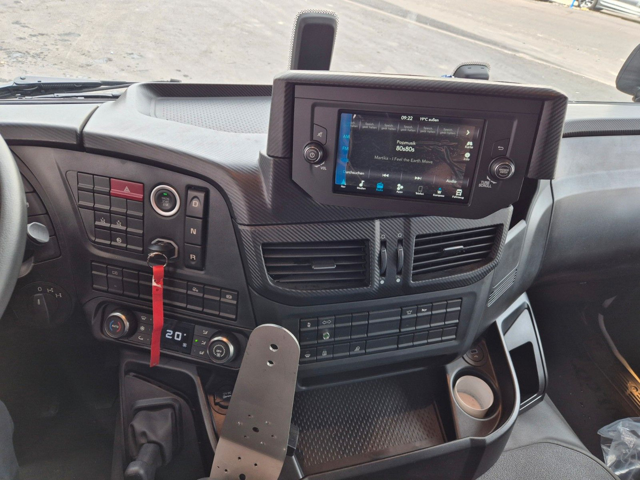 Hook lift truck Iveco X-Way AT300X48Z/P HR OFF 6x4 Hiab Winterdienst: picture 20