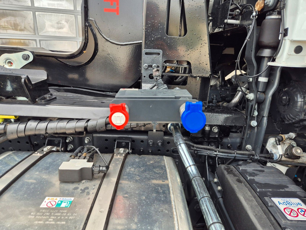 Hook lift truck Iveco X-Way AT300X48Z/P HR OFF 6x4 Hiab Winterdienst: picture 14