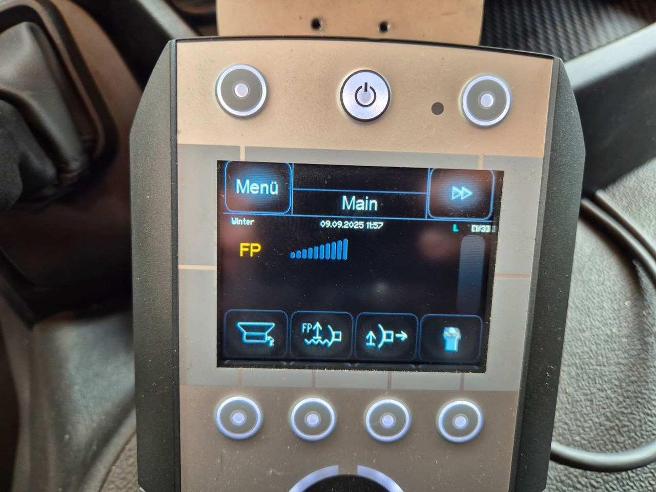 Hook lift truck Iveco X-Way AT300X48Z/P HR OFF 6x4 Hiab Winterdienst: picture 24