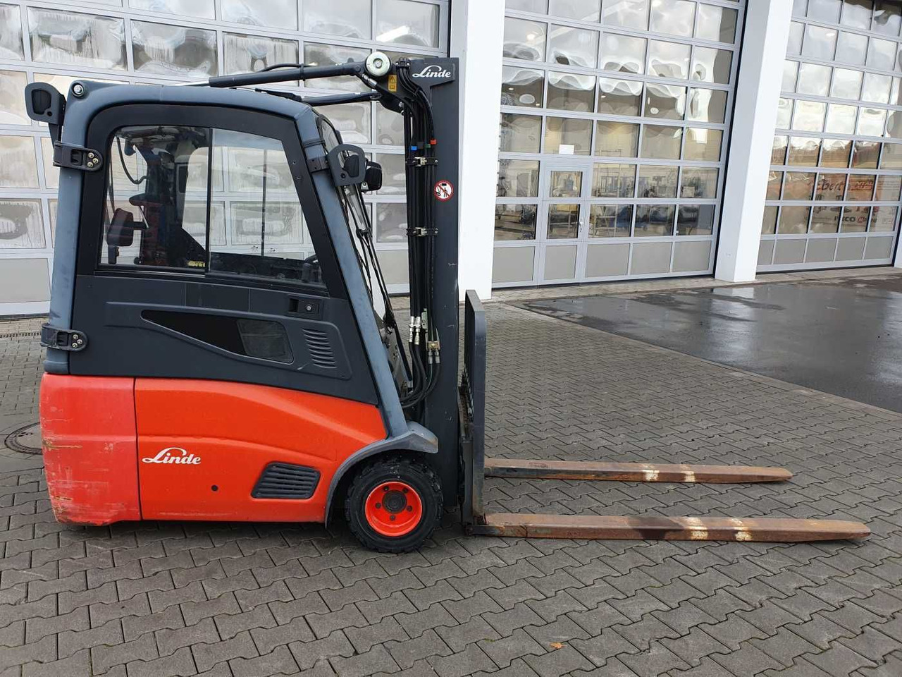 Linde E18 - 01 / Triplex: 4.50m! / SS / nur 5.672h! - Electric forklift: picture 3 Linde E18 - 01 / Triplex: 4.50m! / SS / nur 5.672h! - Electric forklift: picture 3