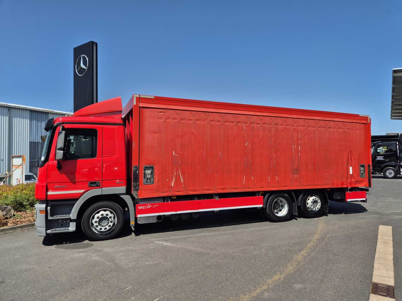 Mercedes-Benz Actros 2541 L 6x2 Schiebeplanen LBW AHK - Beverage truck: picture 4 Mercedes-Benz Actros 2541 L 6x2 Schiebeplanen LBW AHK - Beverage truck: picture 4