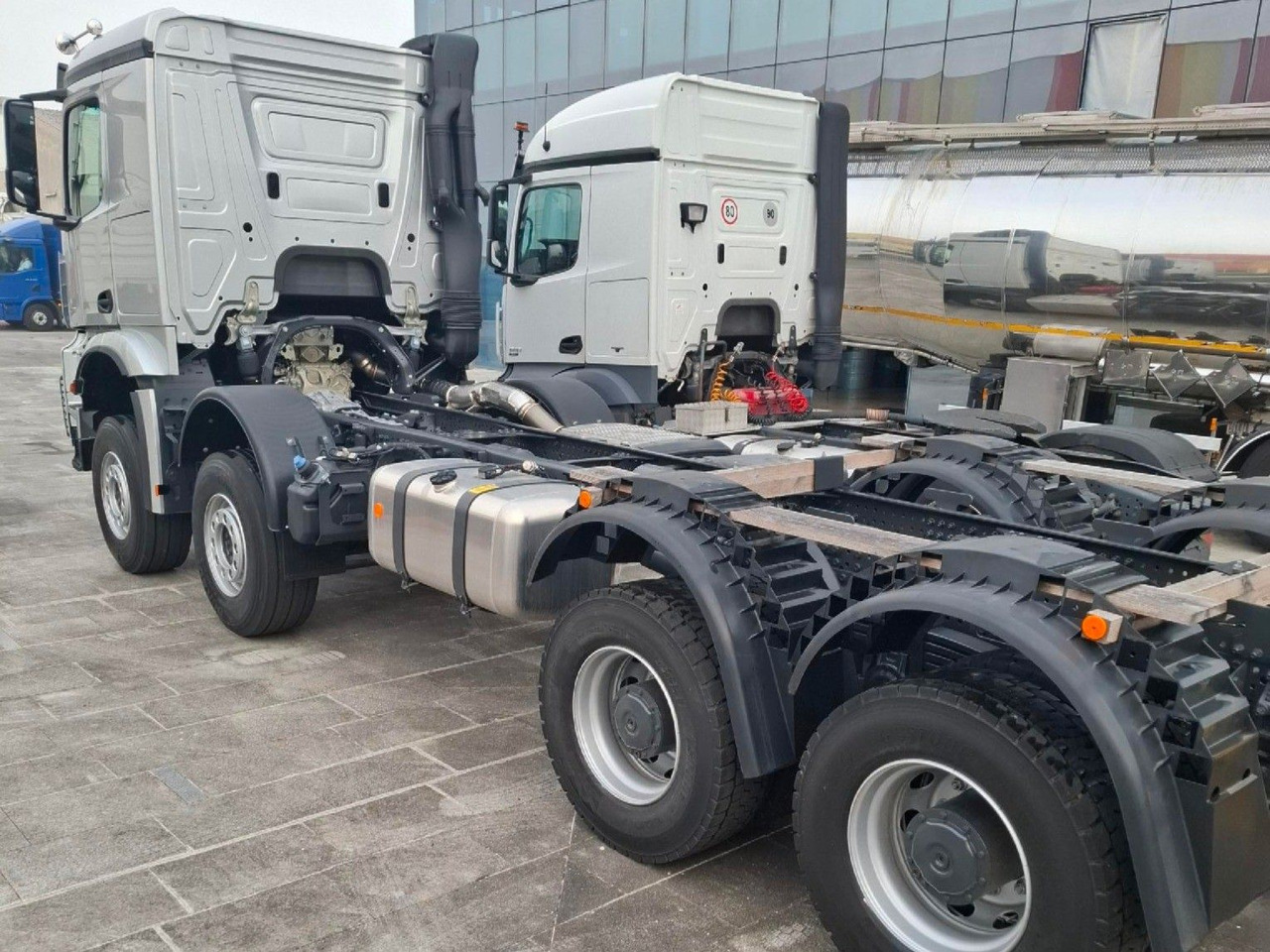 Mercedes-Benz Arocs 4153 8x4 Fahrgestell - Cab chassis truck: picture 3 Mercedes-Benz Arocs 4153 8x4 Fahrgestell - Cab chassis truck: picture 3